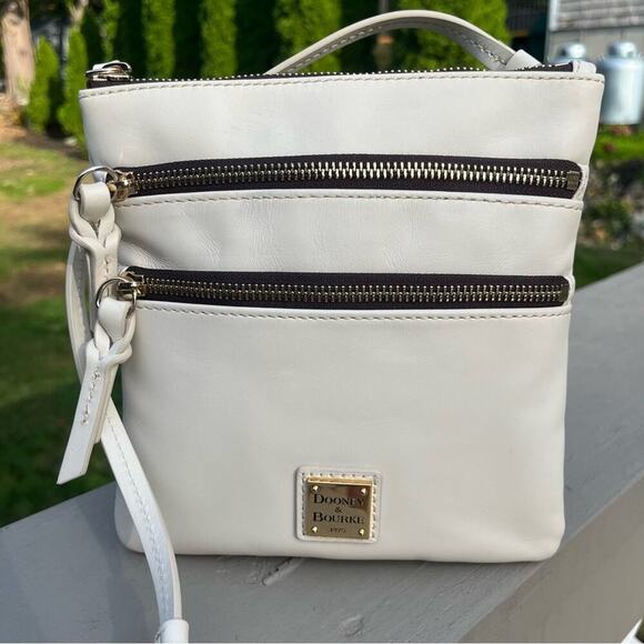 DOONEY & BOURKE  Apollo Leather Ivory Crossbody Bag - Picture 7 of 9